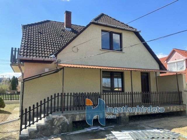 Eladó családi ház, Dombóváron 39.5 M Ft, 6 szobás
