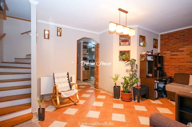 Eladó sorház, Nyíregyházán 76 M Ft, 3 szobás