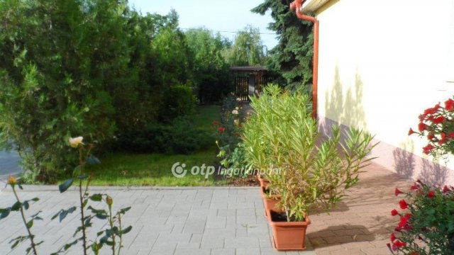 Eladó családi ház, Bocskaikerten 240 M Ft, 3 szobás