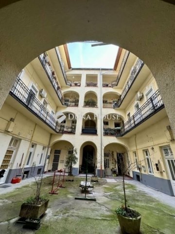 Eladó téglalakás, Budapesten, VII. kerületben 104.9 M Ft