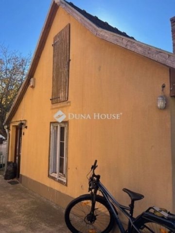 Eladó családi ház, Törökbálinton 89.69 M Ft, 3 szobás