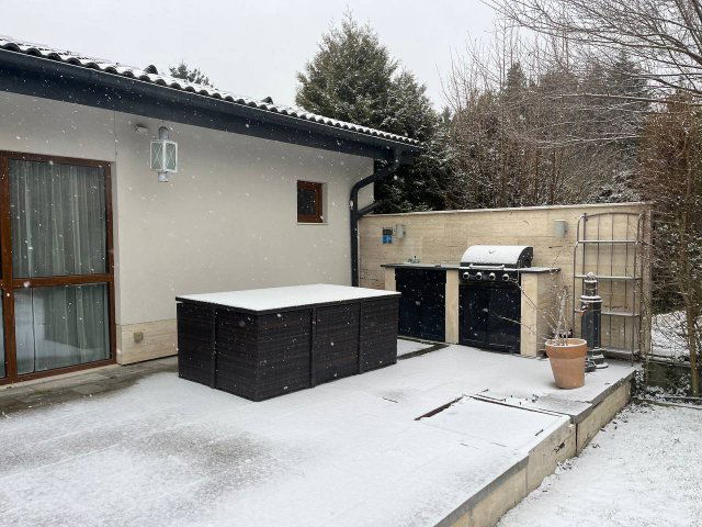 Eladó családi ház, Solymáron 255 M Ft, 8 szobás