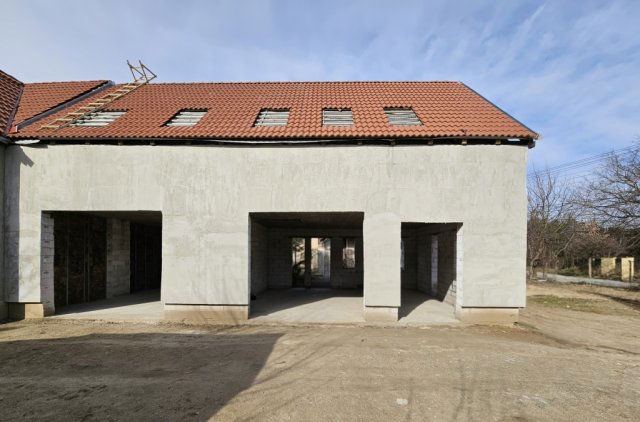 Eladó ikerház, Gödön 115 M Ft, 5 szobás / költözzbe.hu