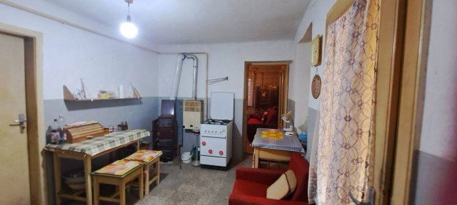 Eladó családi ház, Nagyradán 9.9 M Ft, 3 szobás