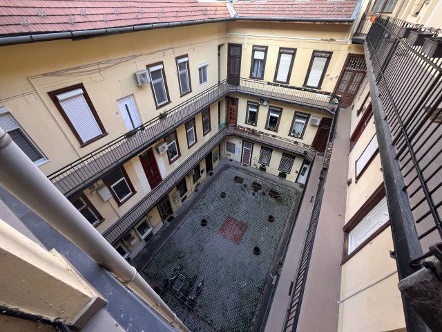 Eladó téglalakás, Budapesten, VII. kerületben 65.9 M Ft