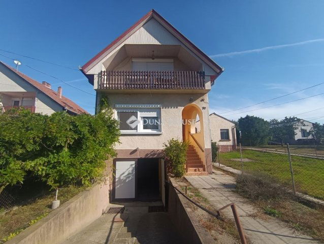 Eladó családi ház, Szigetszentmiklóson 63.9 M Ft, 3 szobás