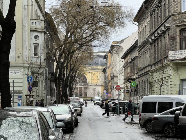 Eladó téglalakás, Budapesten, VII. kerületben, Nefelejcs utcában