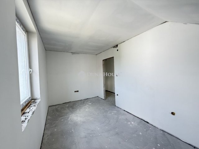 Eladó ikerház, Szigetszentmártonban 88.9 M Ft, 5 szobás