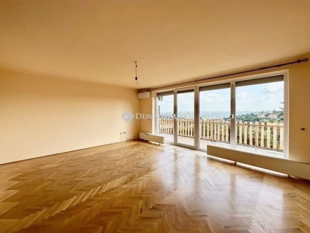 Eladó ikerház, Pécsett 99 M Ft, 4 szobás / költözzbe.hu