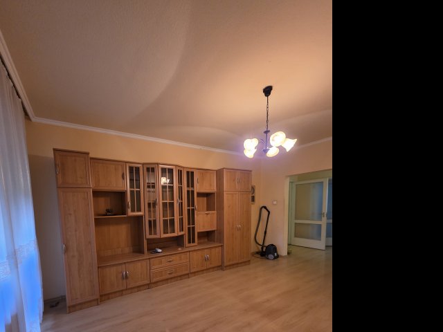 Eladó panellakás, Szegeden 54.7 M Ft, 2 szobás