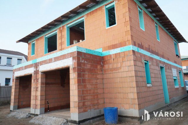 Eladó ikerház, Budapesten, XVIII. kerületben 130.5 M Ft, 4 szobás