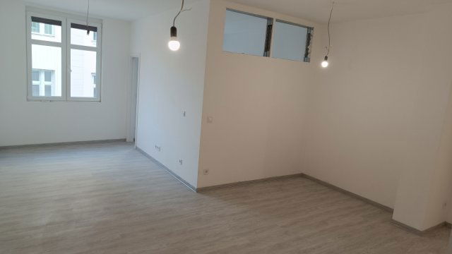 Eladó téglalakás, Budapesten, VI. kerületben 84 M Ft, 2 szobás