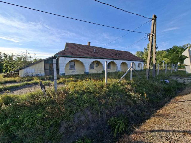 Eladó üzlethelyiség, Mérán 50 M Ft / költözzbe.hu