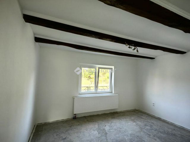 Eladó családi ház, Lovásziban 27 M Ft, 2 szobás