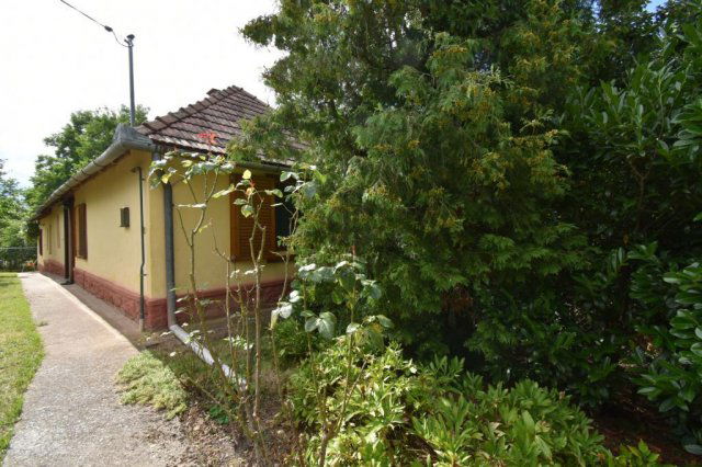 Eladó családi ház, Batykon 25 M Ft, 3 szobás