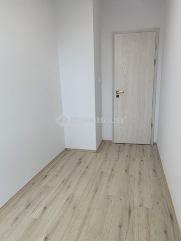 Eladó téglalakás, Budapesten, III. kerületben 82.9 M Ft