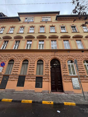 Eladó téglalakás, Budapesten, VI. kerületben, Dessewffy utcában