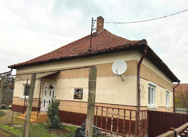 Eladó családi ház, Egyeken 14 M Ft, 2 szobás