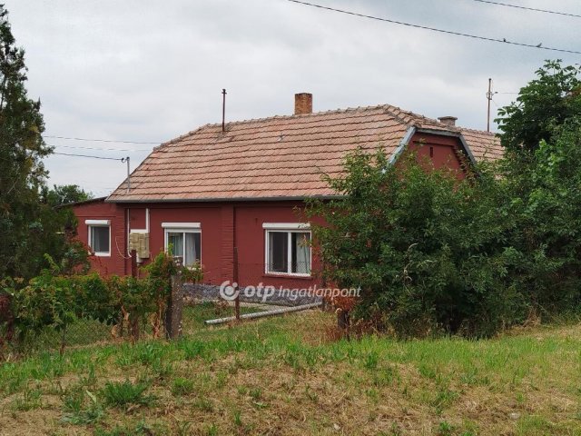 Eladó téglalakás, Nagyharsányon 22.5 M Ft, 3 szobás
