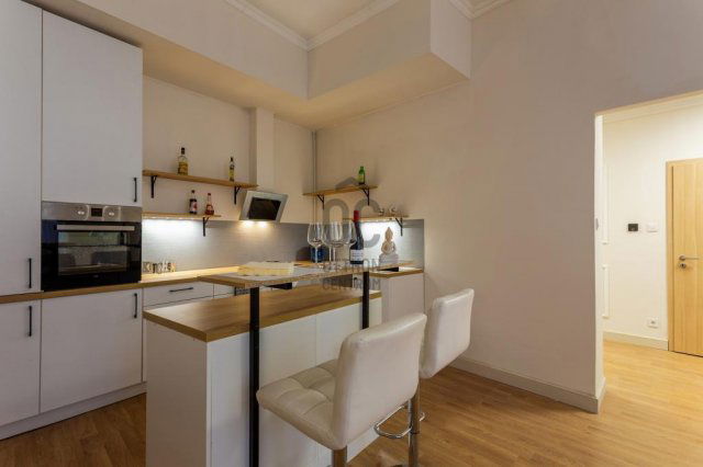 Eladó téglalakás, Budapesten, VI. kerületben 164 M Ft, 4 szobás