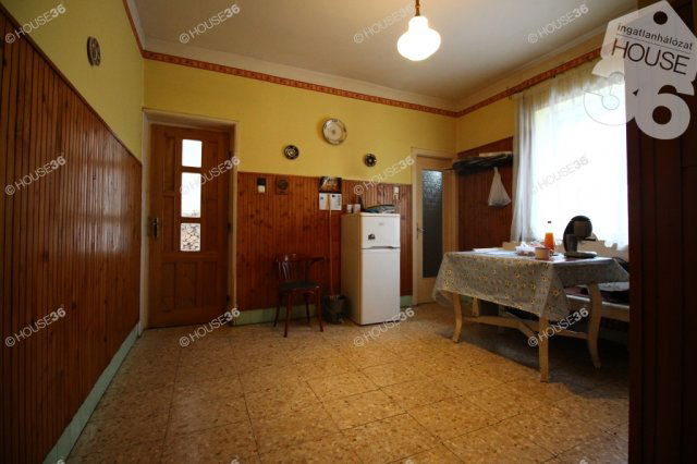 Eladó családi ház, Akasztón 29.9 M Ft, 3 szobás