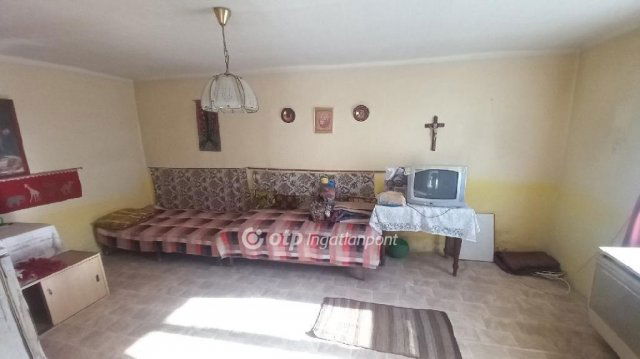 Eladó családi ház, Somoskőújfalun 14.8 M Ft, 4 szobás
