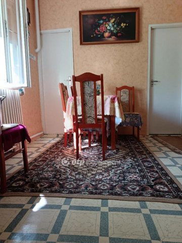 Eladó családi ház, Sárándon 32 M Ft, 2 szobás
