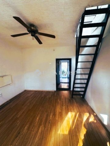 Eladó családi ház, Budapesten, III. kerületben 76 M Ft, 2 szobás