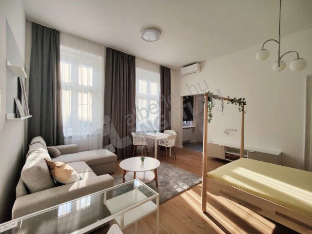 Kiadó téglalakás, albérlet, VI. kerületben, Teréz körúton