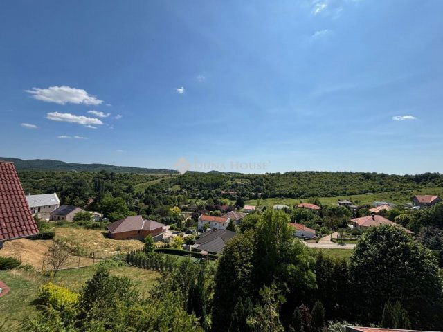 Eladó családi ház, Piliscsabán 275 M Ft, 7 szobás