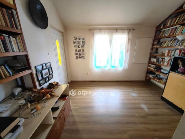 Eladó családi ház, Túrkevén 23.99 M Ft, 1+2 szobás