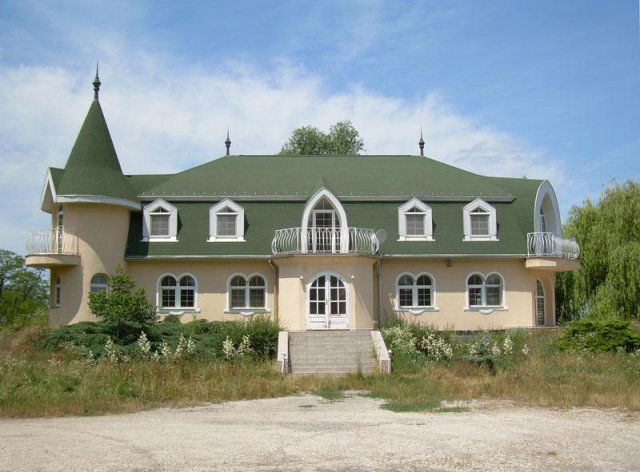 Eladó ipari ingatlan, Tatán 105 M Ft, 11 szobás