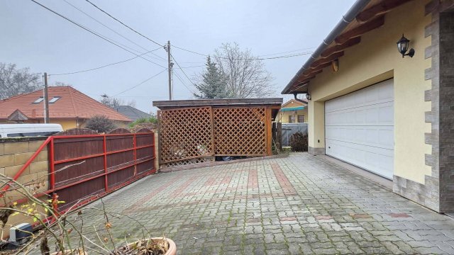 Eladó családi ház, Dunavarsányban 129.9 M Ft, 5 szobás