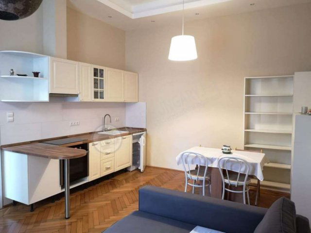 Kiadó téglalakás, albérlet, VIII. kerületben, Baross utcában