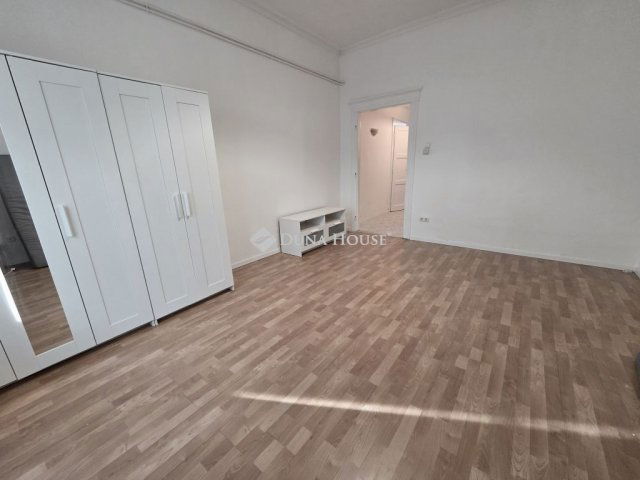 Eladó téglalakás, Budapesten, IV. kerületben 49.3 M Ft, 1 szobás