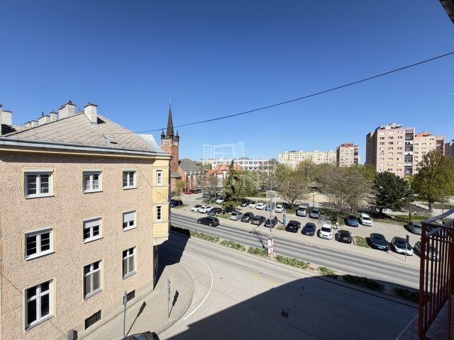 Eladó téglalakás, Székesfehérvárott 65 M Ft, 2 szobás