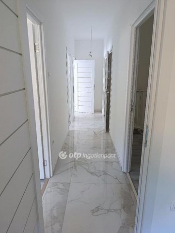 Eladó családi ház, Pusztaszabolcson 89.9 M Ft, 4 szobás