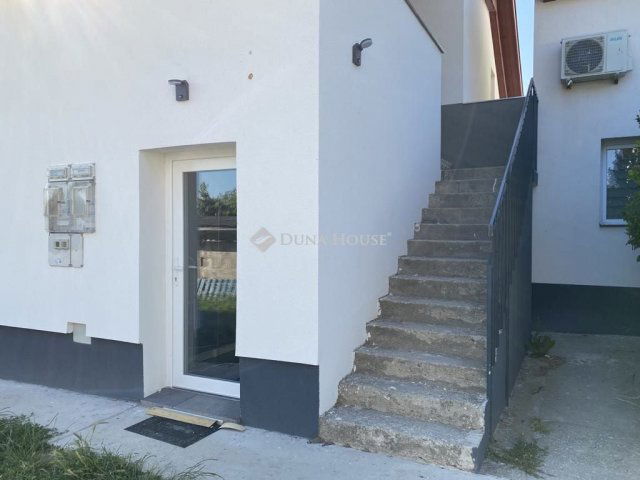 Kiadó családi ház, albérlet, Mányon 500 E Ft / hó, 3 szobás