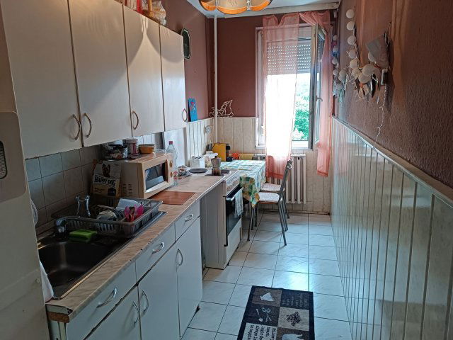 Eladó panellakás, Ajkán, Béke utcában 26.9 M Ft, 2 szobás
