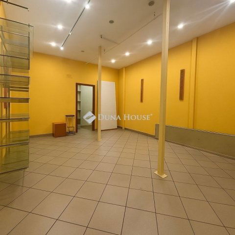 Eladó üzlethelyiség, Budapesten, XV. kerületben 74.9 M Ft