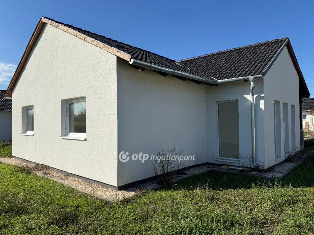 Eladó családi ház, Ráckevén 85.9 M Ft, 3 szobás