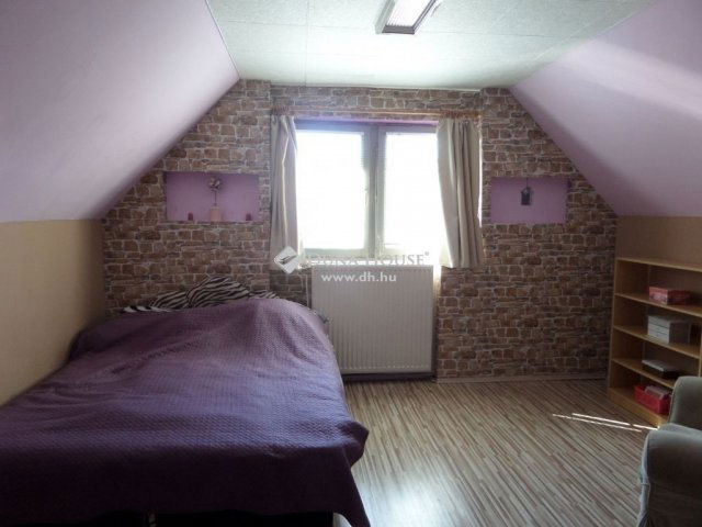 Eladó családi ház, Pécsett 85 M Ft, 4 szobás