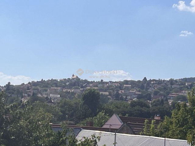 Eladó családi ház, Pécsett 73 M Ft, 6 szobás