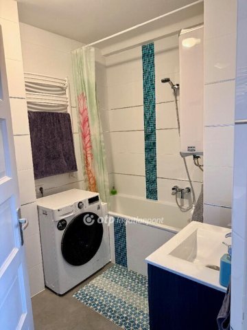 Eladó téglalakás, Budapesten, II. kerületben 113.9 M Ft