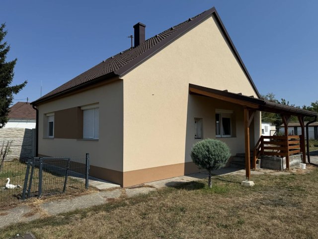 Eladó családi ház, Újrónafőn 66.9 M Ft, 3 szobás