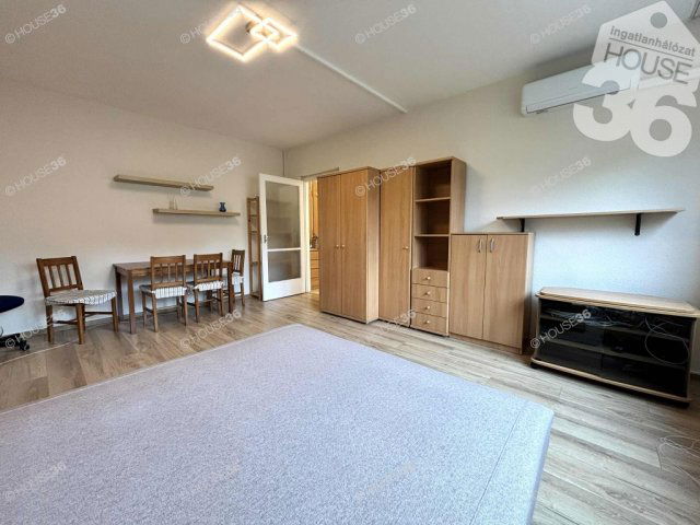 Eladó panellakás, Kecskeméten 36.9 M Ft, 1 szobás