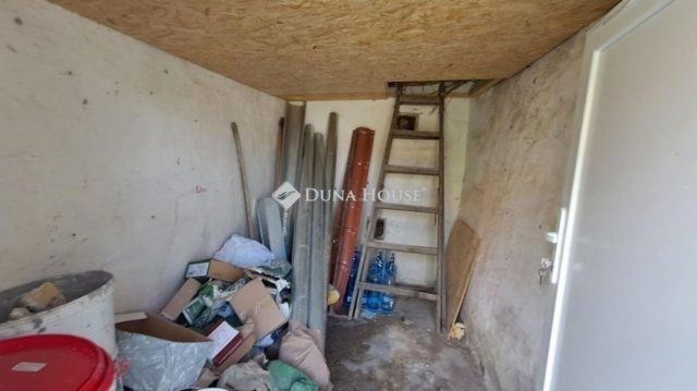 Eladó családi ház, Bakonyán 38.5 M Ft, 2 szobás