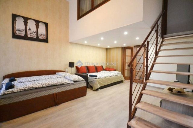 Eladó téglalakás, Budapesten, VI. kerületben 129.9 M Ft