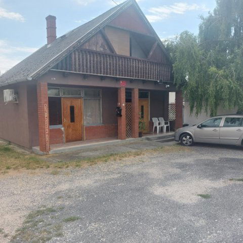 Eladó családi ház, Balatonfűzfőn, Tobruk utcában 57 M Ft