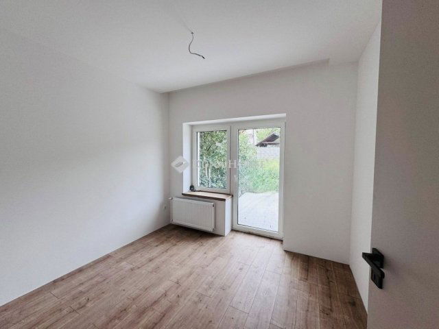 Eladó családi ház, Pécsett 99.9 M Ft, 4 szobás
